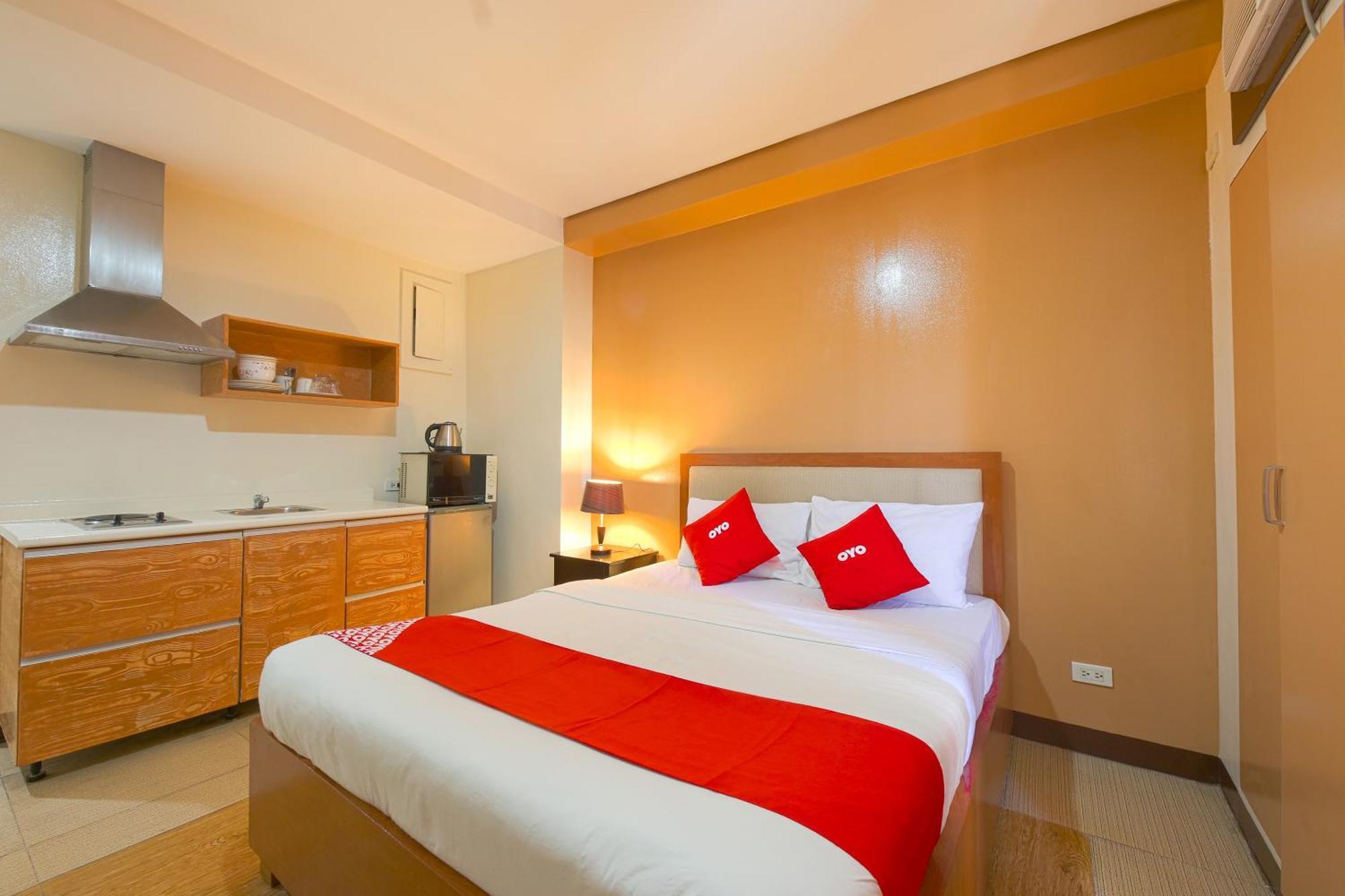Oyo 769 Poblacion Suites Polaris Makati City Exterior photo